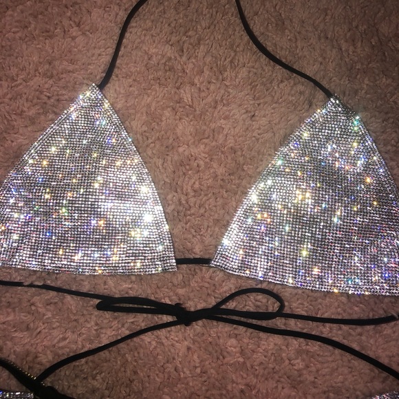 Runs small - Picture 3 of 5